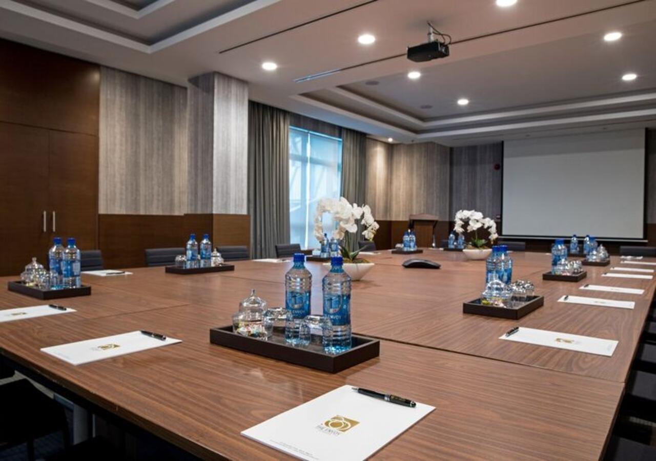 The Envoy Hotel Abuja Dış mekan fotoğraf